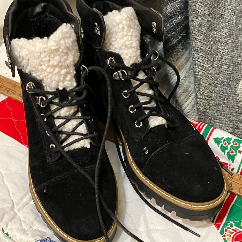 10W time & tru black suede boots with fleece and memory foam